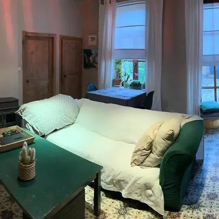 Au Chez Cecile Thuin